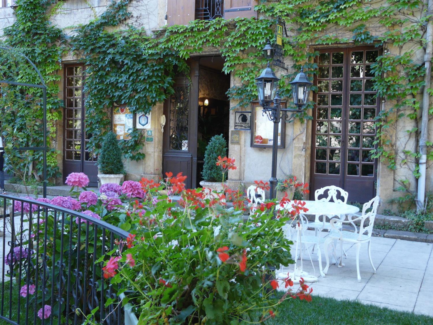 Logis Hostellerie Du Grand Duc Hotel Restaurant Gincla Экстерьер фото
