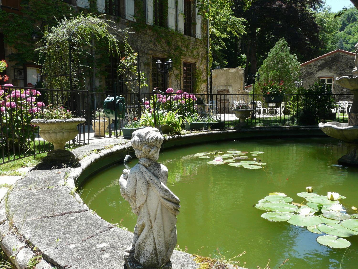 Logis Hostellerie Du Grand Duc Hotel Restaurant Gincla Экстерьер фото