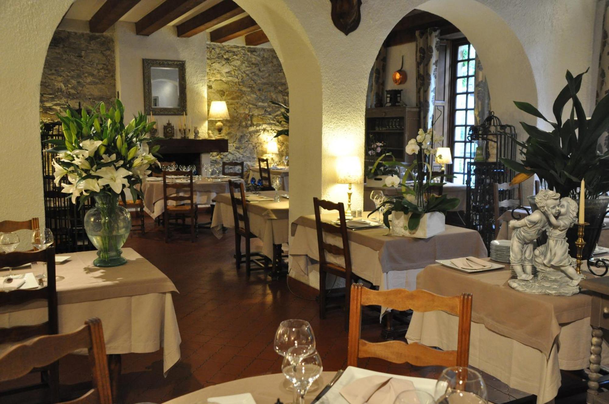 Logis Hostellerie Du Grand Duc Hotel Restaurant Gincla Экстерьер фото