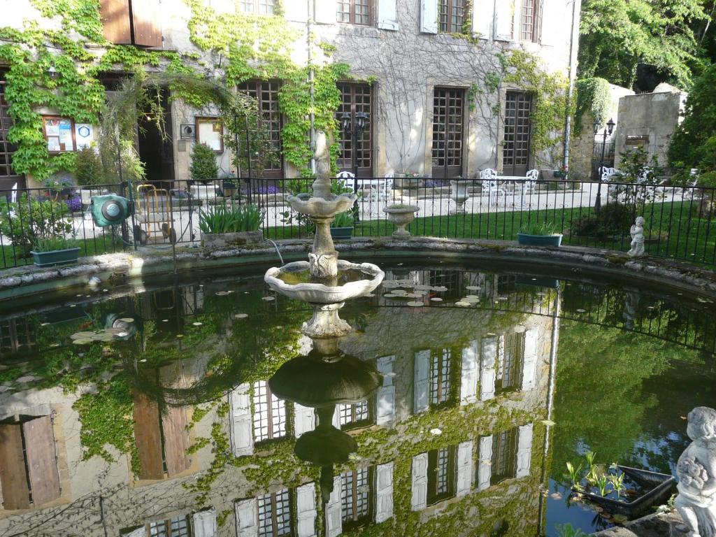 Logis Hostellerie Du Grand Duc Hotel Restaurant Gincla Экстерьер фото