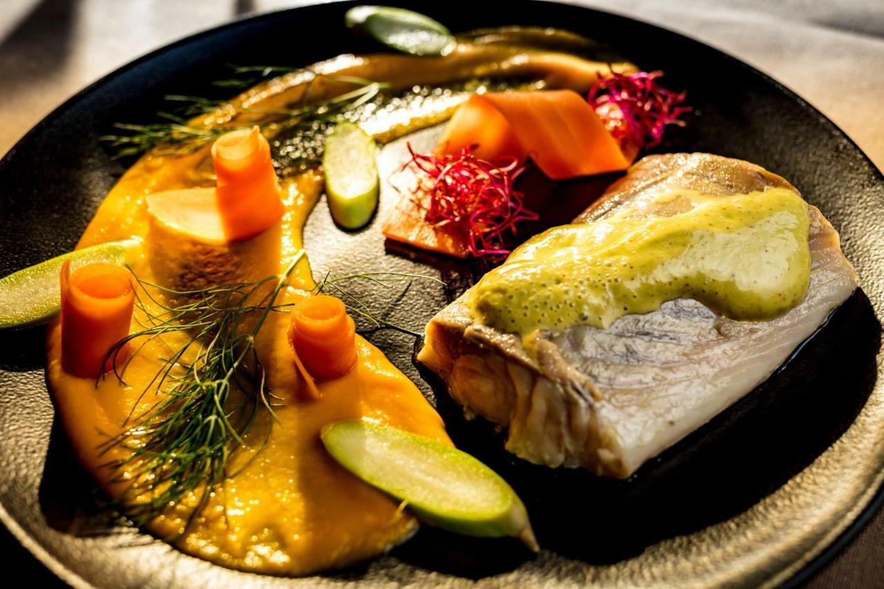 Logis Hostellerie Du Grand Duc Hotel Restaurant Gincla Экстерьер фото